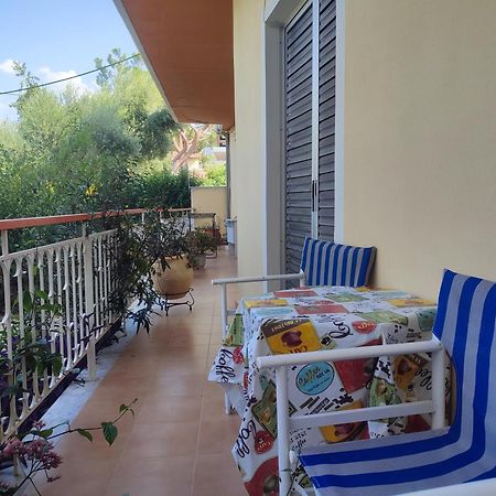 Mema'S Tranquil Studio In Patra - Free Parking Buitenkant foto