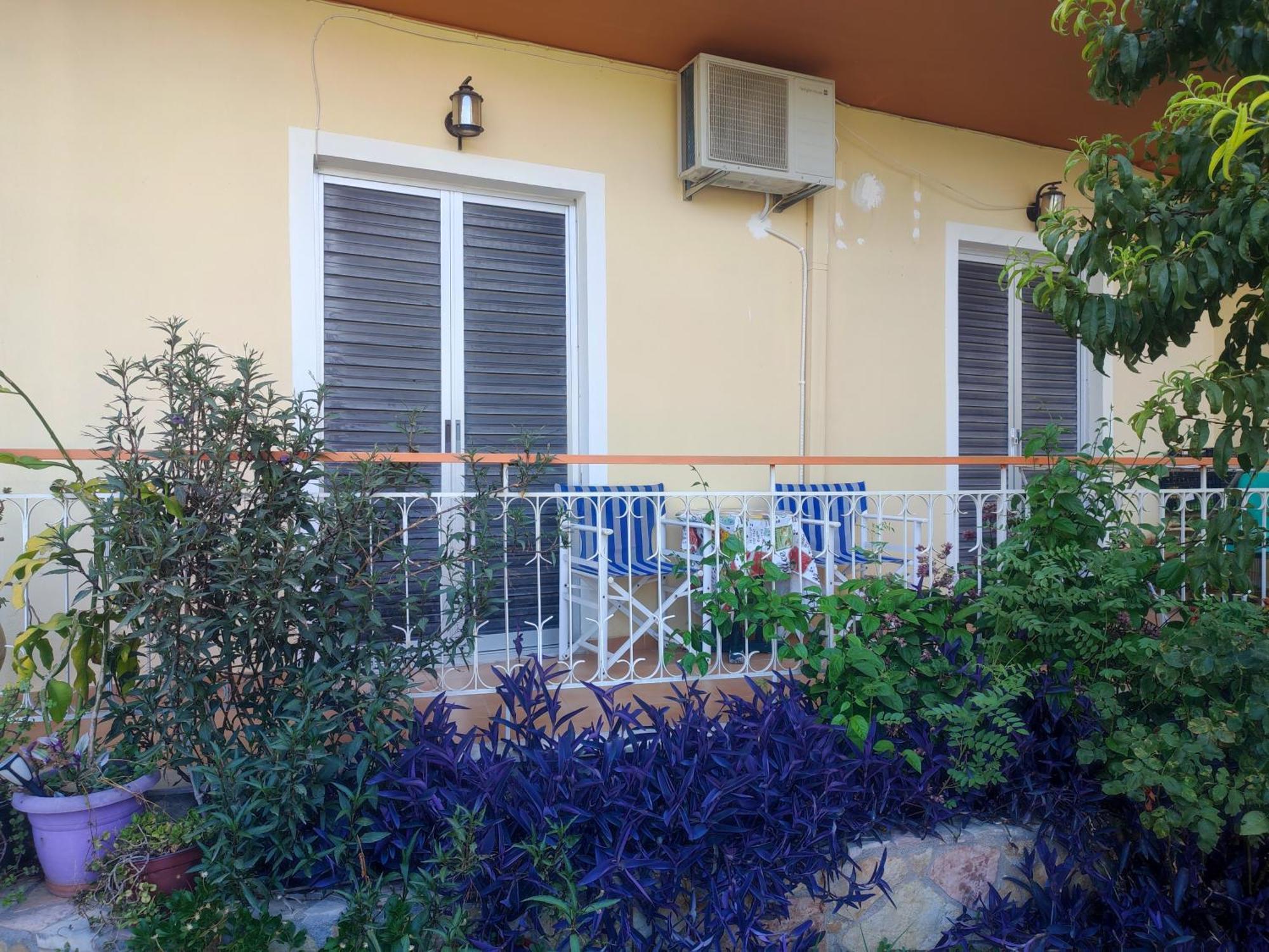 Mema'S Tranquil Studio In Patra - Free Parking Buitenkant foto